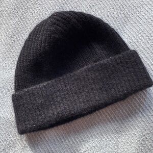Quince Mongolian Cashmere Ribbed Beanie, NWOT , Xs/S